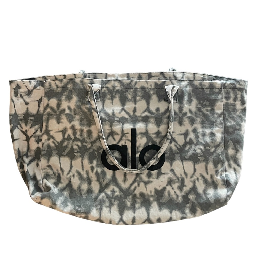 ALO Yoga Shopper Tote Bag